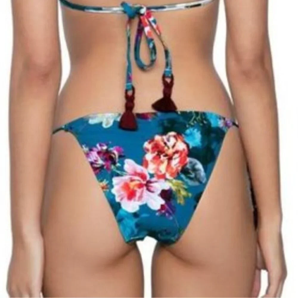 Pilyq embroidered side